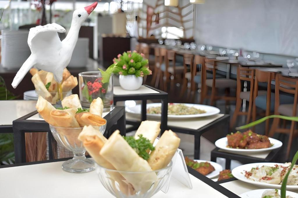 Bogor Valley Hotel Buitenkant foto